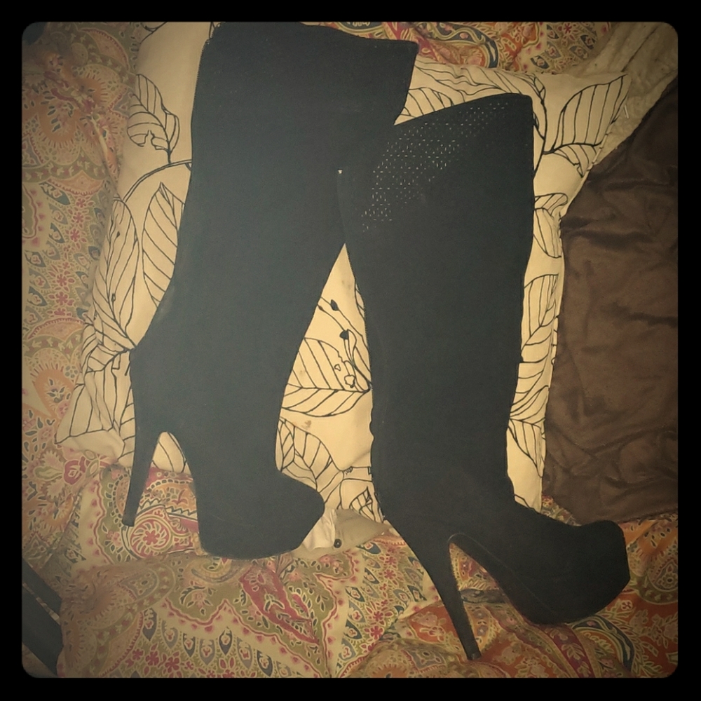High heel boots